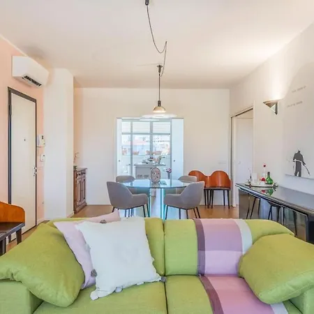 Appartement Over The Sky Of The Motor Valley - Luxury Penthouse *