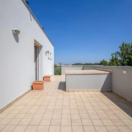 Over The Sky Of The Motor Valley - Luxury Penthouse * Modène