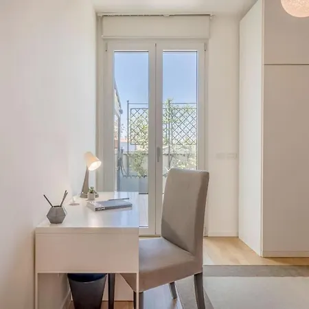 Over The Sky Of The Motor Valley - Luxury Penthouse * Modène