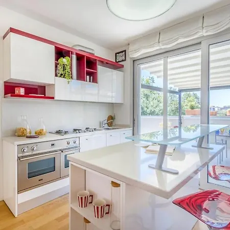 Over The Sky Of The Motor Valley - Luxury Penthouse Appartamento Modena