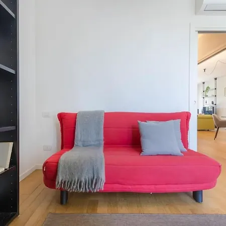 Lägenhet Over The Sky Of The Motor Valley - Luxury Penthouse