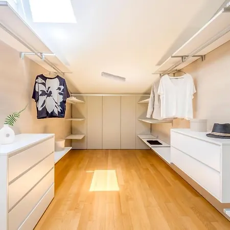 Over The Sky Of The Motor Valley - Luxury Penthouse דירה *