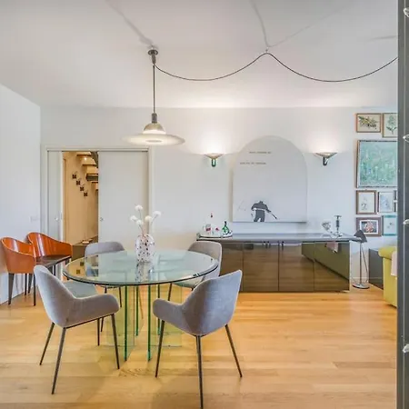Over The Sky Of The Motor Valley - Luxury Penthouse * מודנה